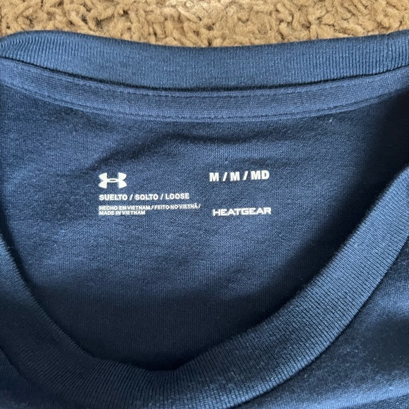 Under Armour Men's Dark Blue Tee with Red Logo - Picture 3 of 4